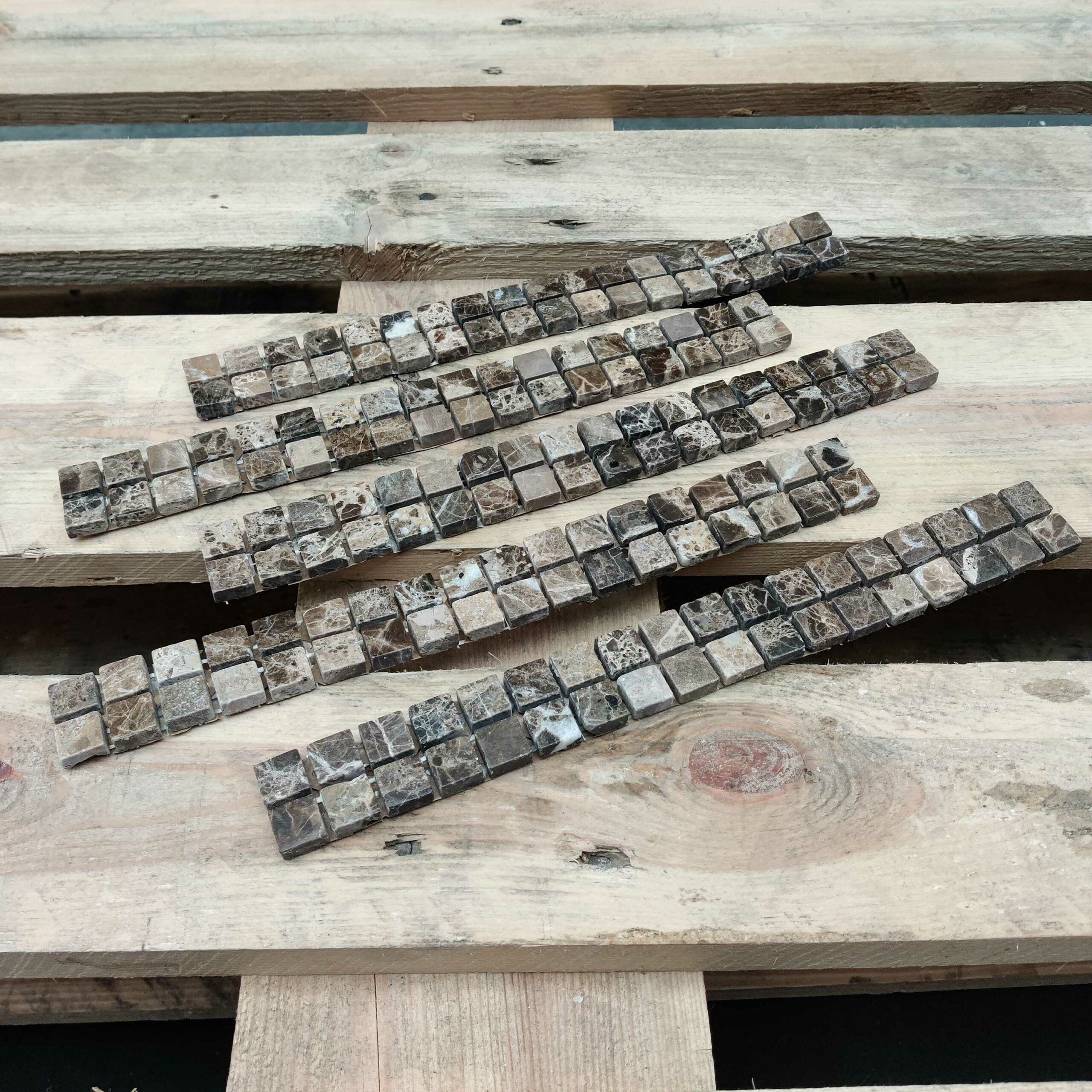 MTC-Marmer-Strip-Bruin-3x30cm-scaled-1.jpg Bruin Natuursteen Strips Marmerlook MTC Marmer Strip Bruin 3x30cm