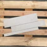 Creme Wandtegels Betonlook Cero Norway Blanco OKB Strokenmix 5/10/15x60cm