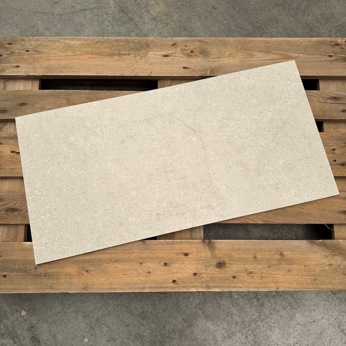 Atlas-Concorde-Kone-Silver-Matt-45x90cm-1 Grijs Vloertegels Betonlook Atlas Concorde Kone Silver Matt 45x90cm