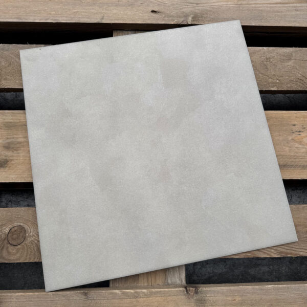 Creme Tegels Beige Tegels Vloertegels Gewolkt Perda Silver 45x45cm