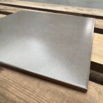 Alcor-Evian-Antracita-33,3x33,3cm-3