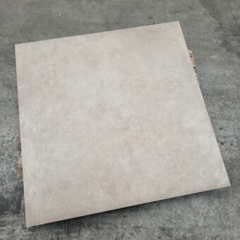 Bruin Vloertegels Betonlook Atlas Concorde Dwell Greige Matt 120x120cm