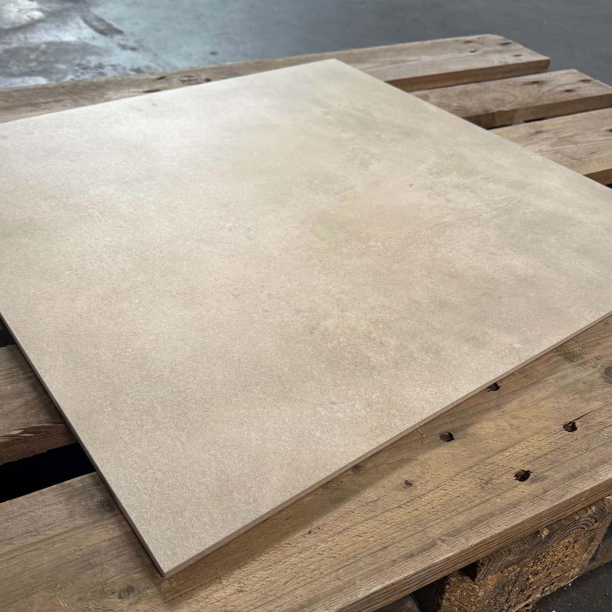 KeraSelect-Solution-Beige-60x60cm-2 Beige Vloertegels Betonlook Keraselect Solution Beige 60x60cm afbeelding 1