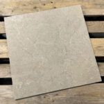 Beige Vloertegels Natuursteenlook Ceratile Claystone Taupe 60x60cm