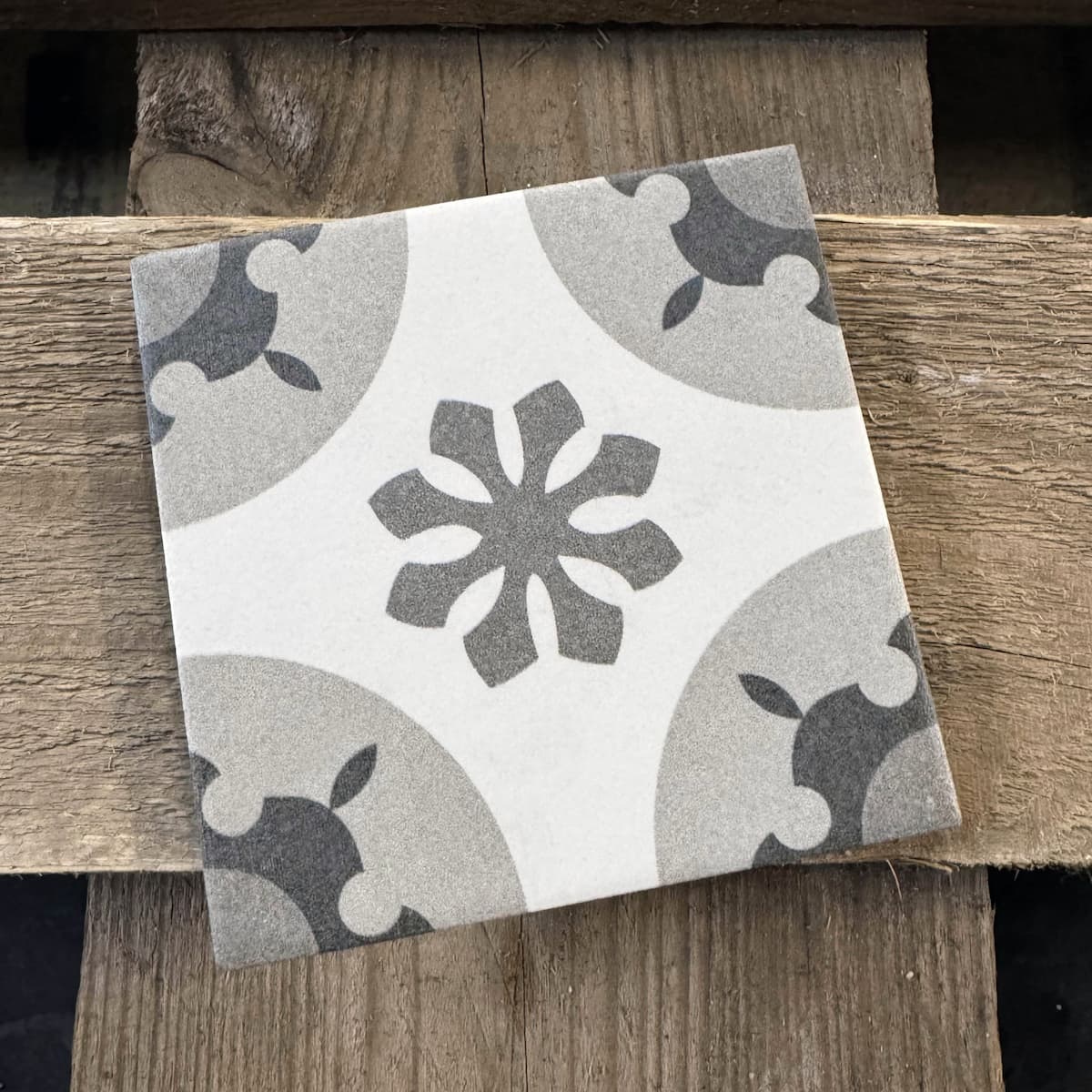 Imso-Design-Deco-Cement-In-10x10cm-1 Zwart Vloertegels Portugese Look Tegels Imso Design Deco Cement-In 10x10cm