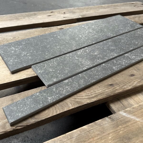 Flaminia-Soignies-Noir-Strokenmix-5-10-15x60cm-2