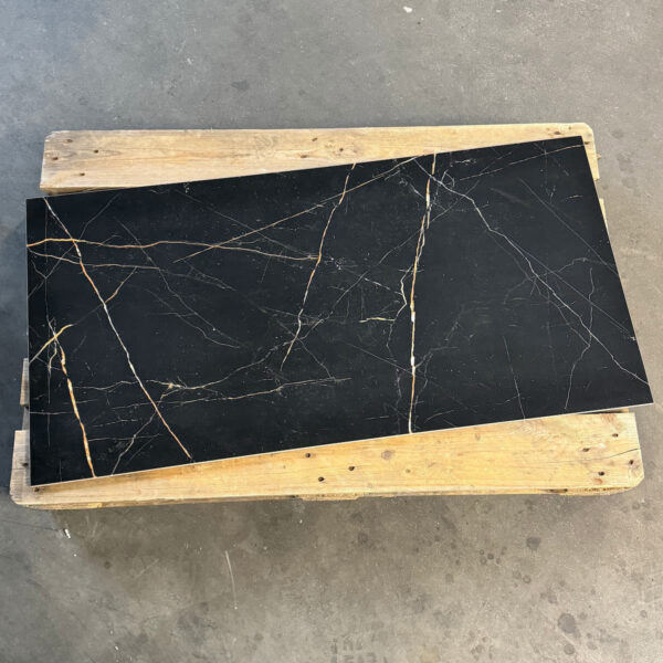 Zwart Vloertegels Marmerlook Durstone Mirage Black Pulido 60x120cm