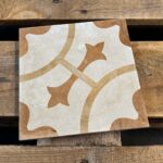 Beige Vloertegels Portugese Look Tegels Marca Corona Terra 0391 Ornamento vers. C Decor 20x20cm