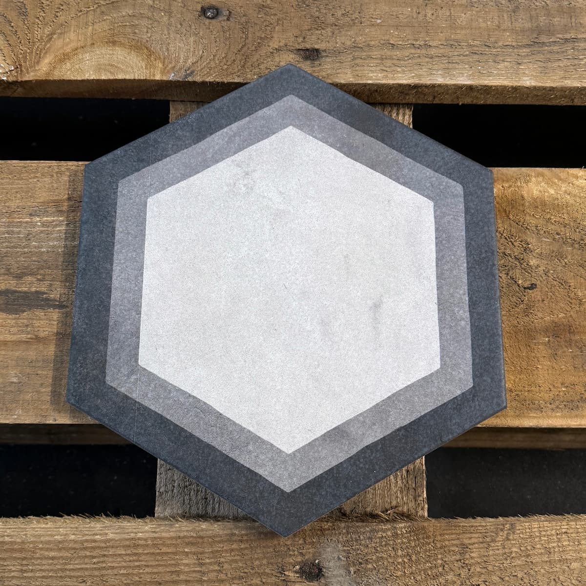 Marca-Corona-Terra-0394-Cornice-vers.-F-Esagono-25x21,6cm-1 Grijs Vloertegels Portugese Look Tegels Marca Corona Terra 0394 Cornice vers. F Esagono 25x21,6cm